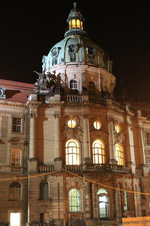 Bett-Point Am Rathaus Hostal Potsdam Exterior foto